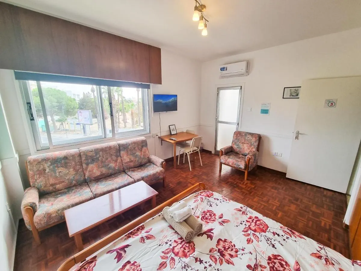 Apartament Larnaca Garden Rooms