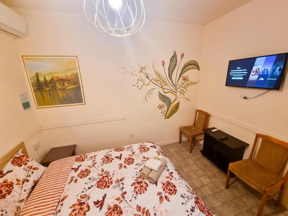 Larnaca Garden Rooms